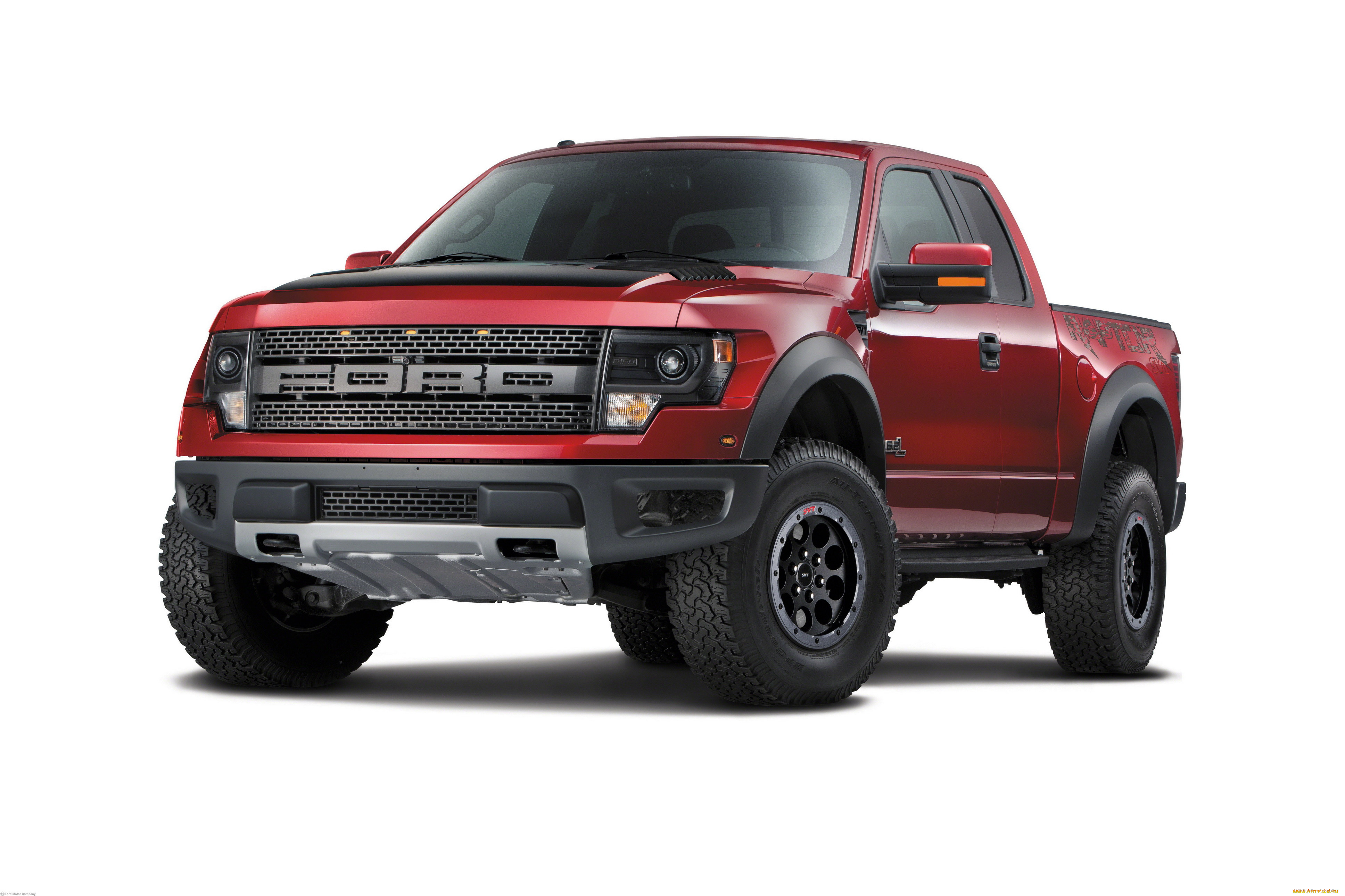 Ford f150 Raptor рядом с человеком